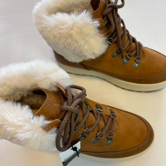 Koolaburra By UGG NWTS Boots size 6 - Picture 5 of 10